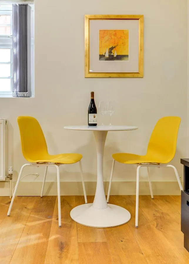 Redhill Town Centre Apartment By Livingo United Kingdom